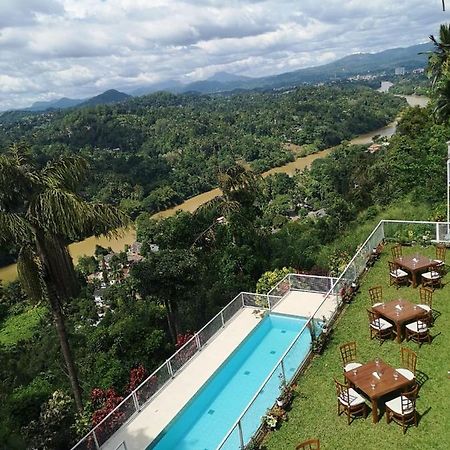 The Mountbatten Hotel キャンディー エクステリア 写真