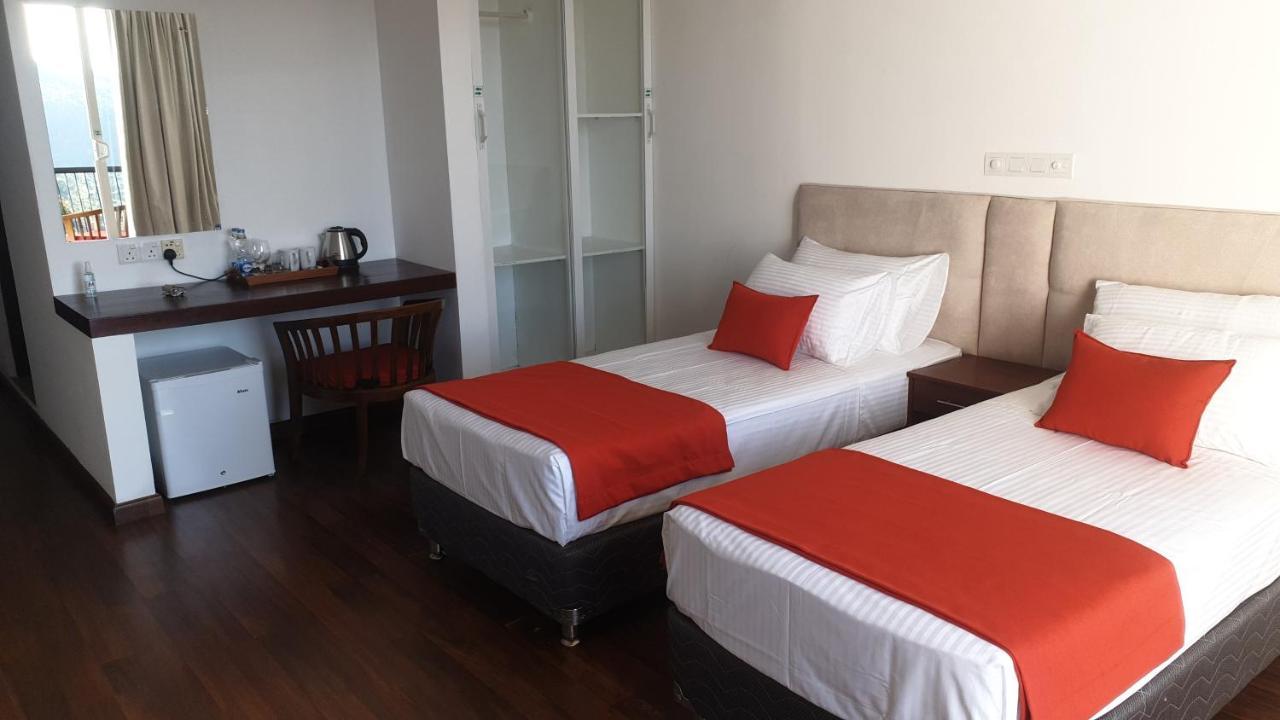 The Mountbatten Hotel キャンディー エクステリア 写真